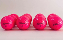 Cargar imagen en el visor de la galería, 15 Pelotas De Golf Titleist Velocity Rosas
